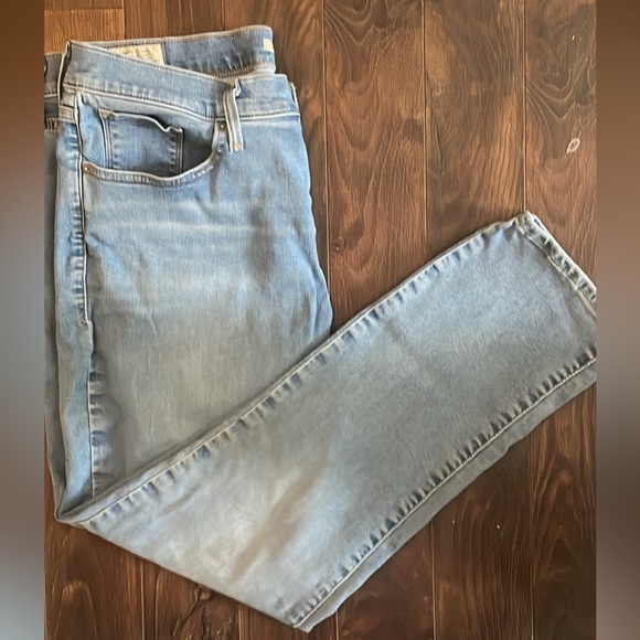 Woman’s Levi jeans size 14W - Picture 1 of 6